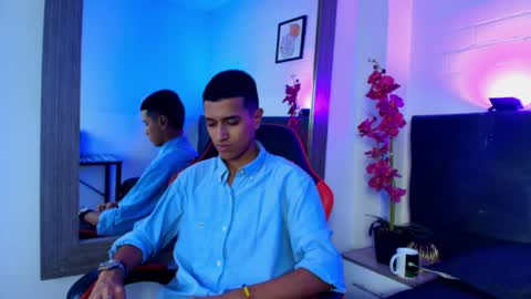 alan_colthon online show from May 5, 3:19 am