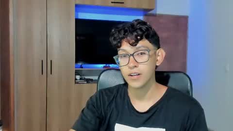 Alan and Criss - WE JUST FRIENDS WITH BENEFITS BOTH VERS online show from June 18, 1:29 am