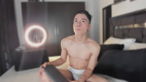 alanblack1 online show from March 4, 4:25 pm