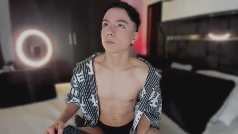 alanblack1 online show from March 9, 1:49 pm