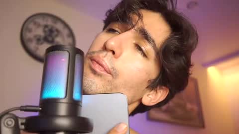 idenavarre online show from January 10, 10:46 pm