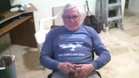 Alanlee10allen online show from April 21, 1:39 pm