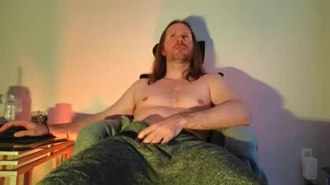 Snapshot of albinoadonis chatting on October 1, 10:25 pm albinoadonis online show from October 1, 10:25 pm