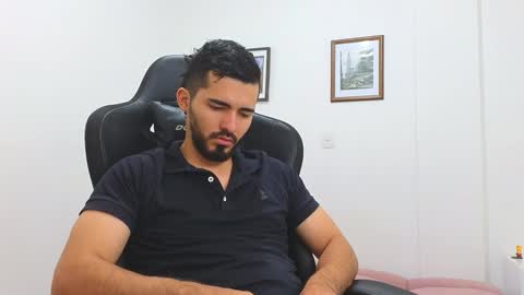 Snapshot of alejandroo_7 chatting on February 5, 7:53 pm alejandroo_7 online show from February 5, 7:53 pm