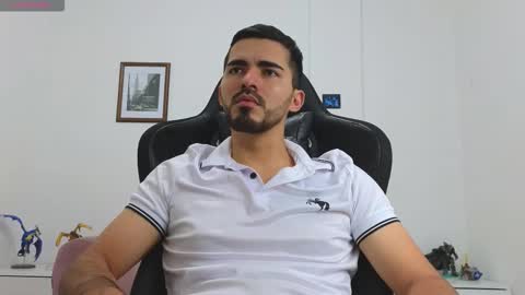 Snapshot of alejandroo_7 chatting on September 9, 7:57 pm alejandroo_7 online show from September 9, 7:57 pm