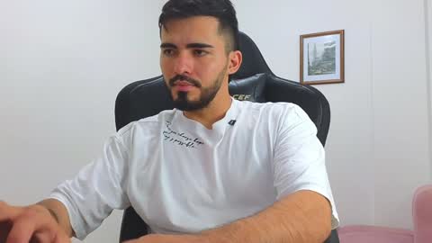 Snapshot of alejandroo_7 chatting on January 30, 9:47 pm alejandroo_7 online show from January 30, 9:47 pm