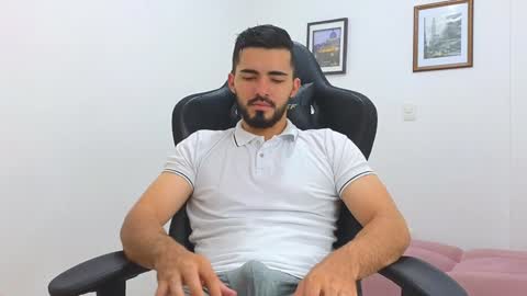 Snapshot of alejandroo_7 chatting on February 3, 7:10 pm alejandroo_7 online show from February 3, 7:10 pm