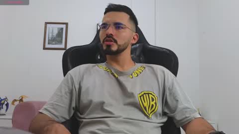 Snapshot of alejandroo_7 chatting on October 15, 6:48 pm alejandroo_7 online show from October 15, 6:48 pm