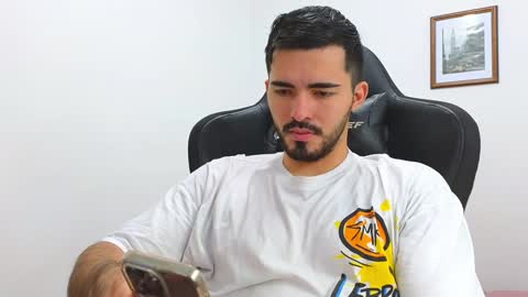 Snapshot of alejandroo_7 chatting on January 15, 6:51 pm alejandroo_7 online show from January 15, 6:51 pm