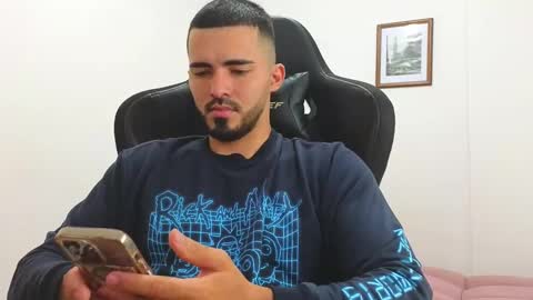 Snapshot of alejandroo_7 chatting on February 26, 8:09 pm alejandroo_7 online show from February 26, 8:09 pm