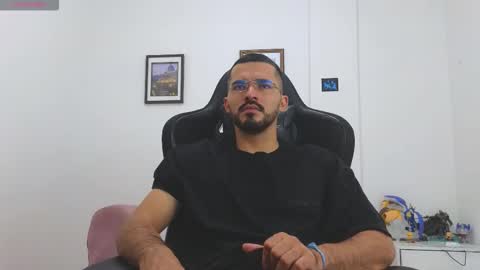 alejandroo_7 online show from January 9, 6:46 pm