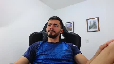 Snapshot of alejandroo_7 chatting on December 26, 6:54 pm alejandroo_7 online show from December 26, 6:54 pm