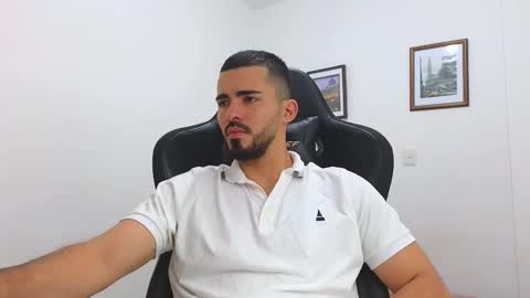 Snapshot of alejandroo_7 chatting on March 3, 8:39 pm alejandroo_7 online show from March 3, 8:39 pm