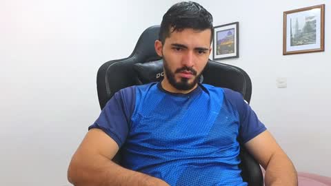 Snapshot of alejandroo_7 chatting on February 8, 9:04 pm alejandroo_7 online show from February 8, 9:04 pm