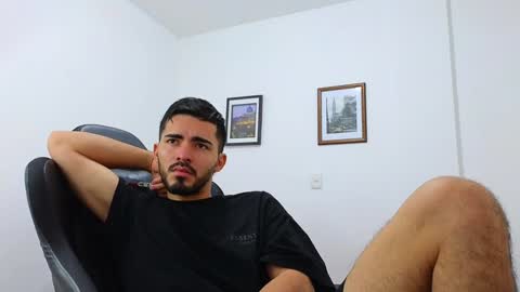 Snapshot of alejandroo_7 chatting on December 24, 4:19 pm alejandroo_7 online show from December 24, 4:19 pm