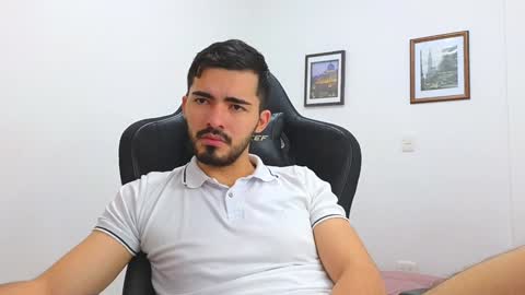 Snapshot of alejandroo_7 chatting on January 18, 6:43 pm alejandroo_7 online show from January 18, 6:43 pm