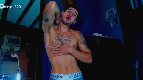 alejo_323__ online show from April 7, 1:11 pm