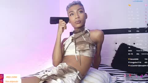 alejo_cute online show from December 9, 11:51 pm