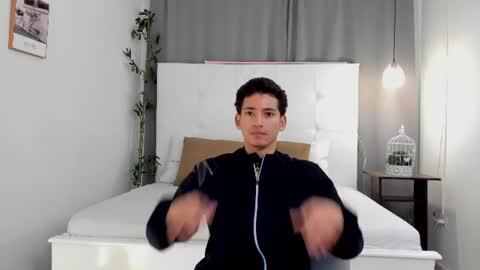 alejo_exotic online show from June 22, 12:20 pm