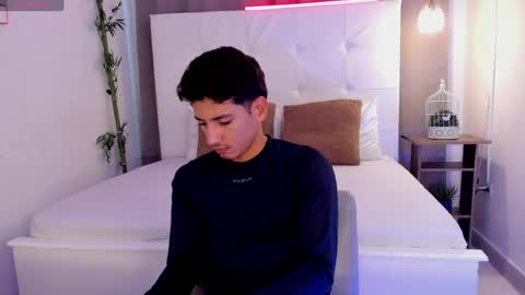 alejo_exotic online show from July 29, 12:15 pm