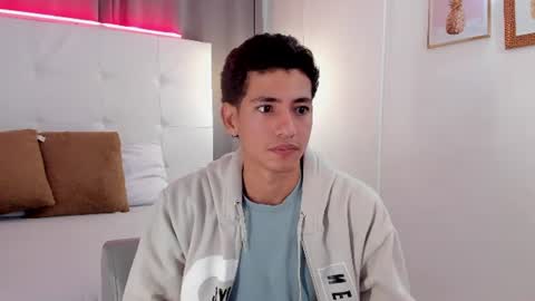 alejo_exotic online show from June 17, 1:35 pm