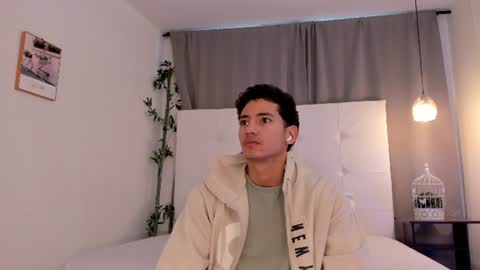 alejo_exotic online show from June 25, 12:21 pm