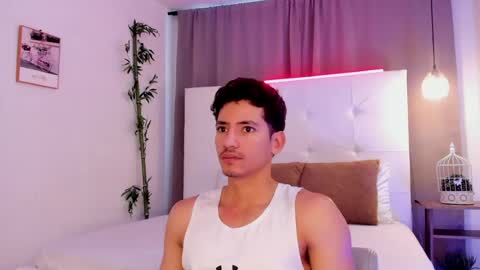 alejo_exotic online show from July 31, 12:15 pm