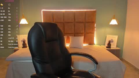 ALejoo Saenz online show from October 15, 3:14 am