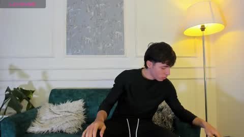 Snapshot of alessandro_dybala chatting on October 21, 12:08 pm Alessandro Dybala online show from October 21, 12:08 pm