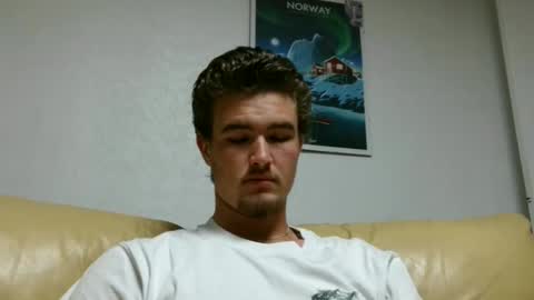 Snapshot of alex83530 chatting on January 1, 5:44 pm Alex83530 online show from January 1, 5:44 pm