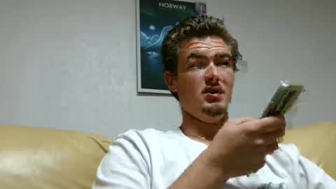 Snapshot of alex83530 chatting on December 5, 2:44 pm Alex83530 online show from December 5, 2:44 pm