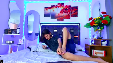 sneider online show from February 26, 6:32 pm