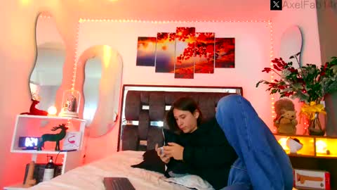 sneider online show from December 15, 6:26 pm