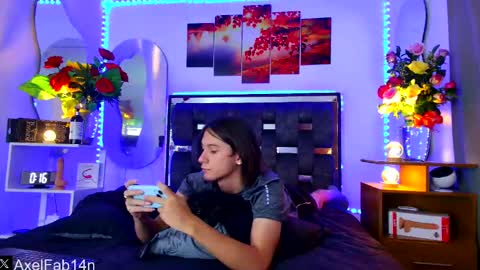 sneider online show from February 17, 6:37 pm