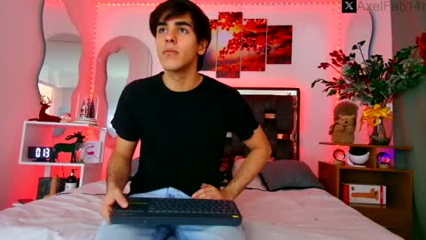 sneider online show from December 12, 6:31 pm