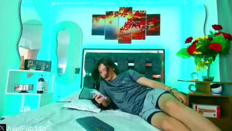 sneider online show from January 29, 6:50 pm