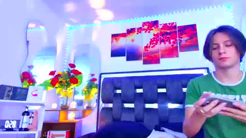 sneider online show from September 19, 7:57 pm