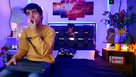 sneider online show from December 2, 6:08 pm