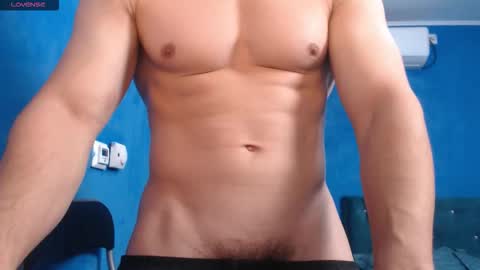 Snapshot of alex_blu chatting on October 3, 12:32 pm Alex online show from October 3, 12:32 pm