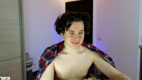 Snapshot of alex_candy_pump chatting on January 22, 3:41 am FAVORITE online show from January 22, 3:41 am
