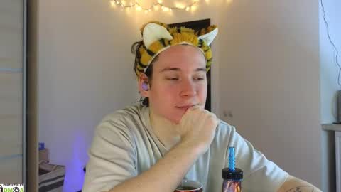 Snapshot of alex_candy_pump chatting on February 21, 11:43 pm FAVORITE online show from February 21, 11:43 pm