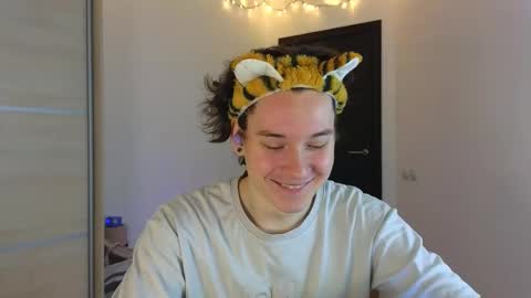 Snapshot of alex_candy_pump chatting on February 23, 12:04 am FAVORITE online show from February 23, 12:04 am