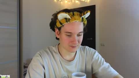Snapshot of alex_candy_pump chatting on February 26, 2:46 pm FAVORITE online show from February 26, 2:46 pm