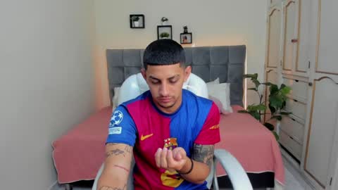 Snapshot of alex_cute77 chatting on January 13, 12:13 pm alex online show from January 13, 12:13 pm