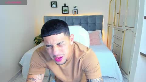 Snapshot of alex_cute77 chatting on March 1, 12:12 pm alex online show from March 1, 12:12 pm