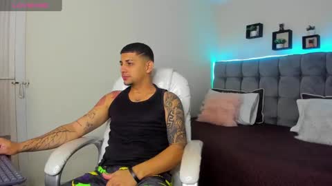 Snapshot of alex_cute77 chatting on February 3, 12:14 pm alex online show from February 3, 12:14 pm
