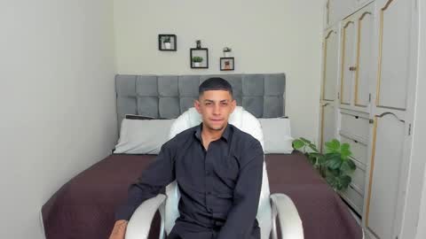 Snapshot of alex_cute77 chatting on February 1, 12:16 pm alex online show from February 1, 12:16 pm