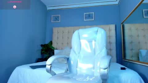 Snapshot of alex_cute77 chatting on September 19, 3:56 pm alex online show from September 19, 3:56 pm