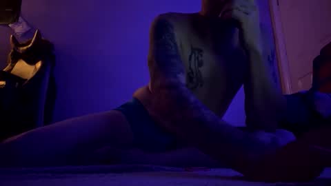 alex_essex69 online show from September 20, 3:06 am