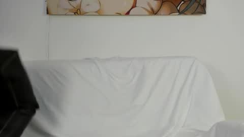 alex_hunt_ online show from February 19, 12:23 pm